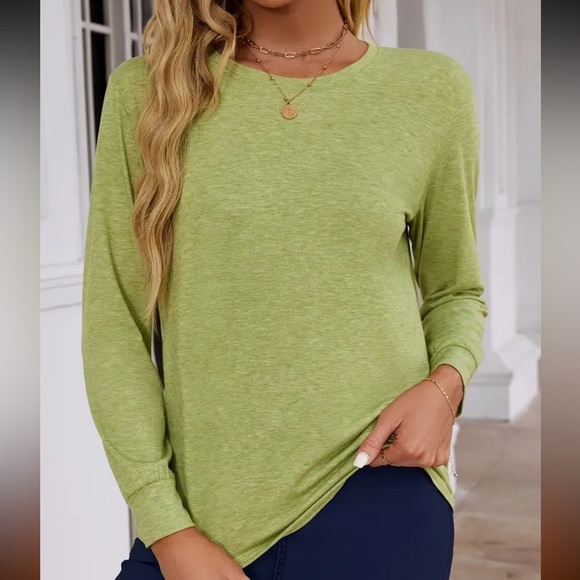 Green Long Sleeve Women's Top New - Picture 4 of 11